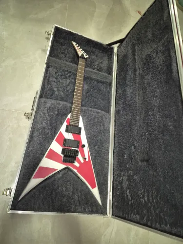 Guitarra jackson flying v