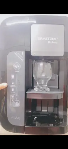 Maquina de bebdidas /agua gaseificada/ refrigerante