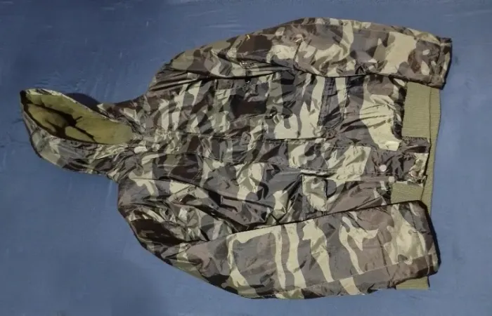 Blusão de Frio Camuflado Térmico com Capuz Tamanho G (NOVO / NUNCA USADO)
