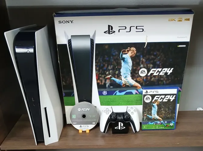 Playstation 5 FAT 825GB.Garantia 3 meses na loja FABGAMES. No dinheiro têm desconto 