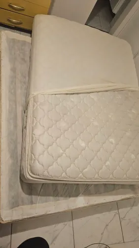 Cama e colchão Casal