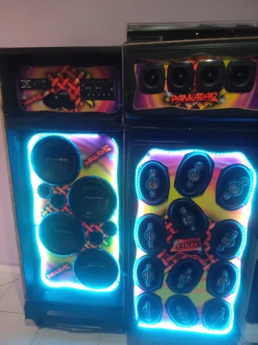 Vendo uma geladeira com som