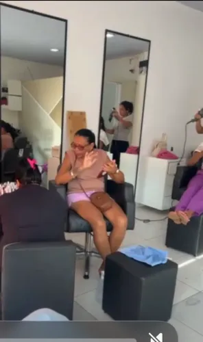 Vendo cadeira de salão ou barbearia 