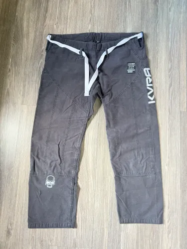 Calça Kimono KVRA, tamanho A2, modelo unisex