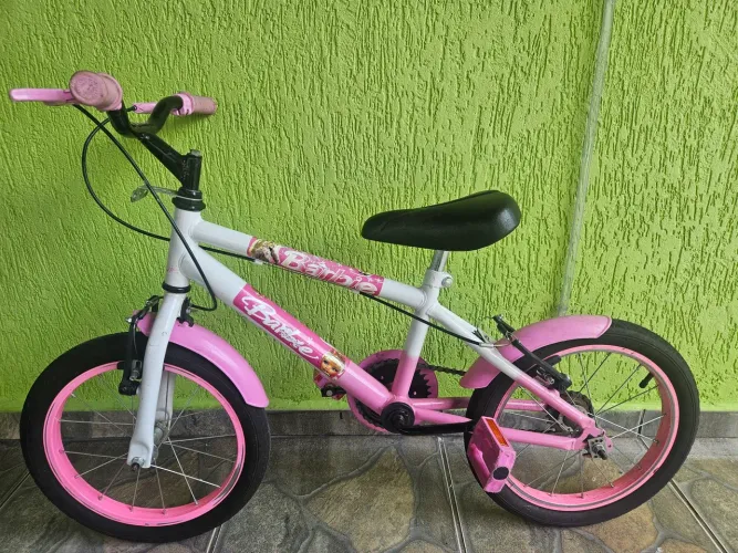 Bicicleta aro 16 rodas de ferro. Acompanha 1 par de rodas auxiliares e o cesto.