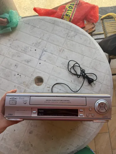 vídeo cassete VR615