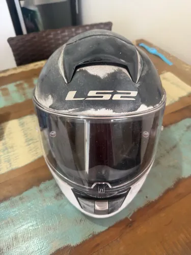 Capacete L 52 vector 