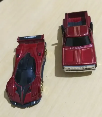5 Carrinhos Hot Wheels seminovos 