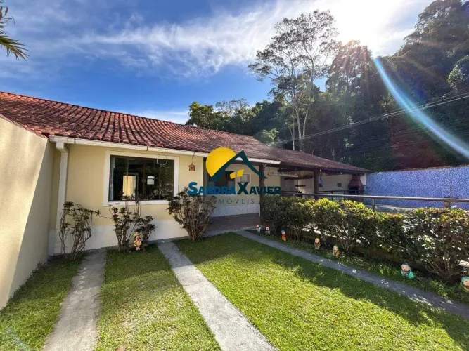CASA DE 04 QUARTOS COM PISCINA PARA LOCAÇÃO ANUAL EM GARATUCAIA, ANGRA DOS REIS - RJ