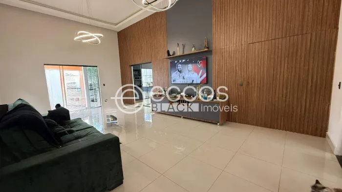 Casa à venda, 3 quartos, 1 suíte, 3 vagas, Olinda - UBERABA/MG