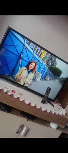 TV SMART 32" SAMSUNG YOUTUBE NETFLIX R$:590/ACEITO PIX.