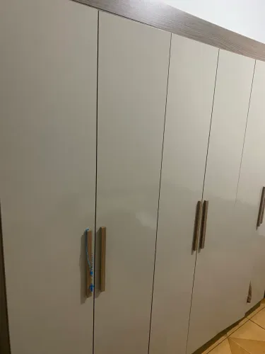 Vende-se Um Guarda Roupa Bartira 6 Portas 