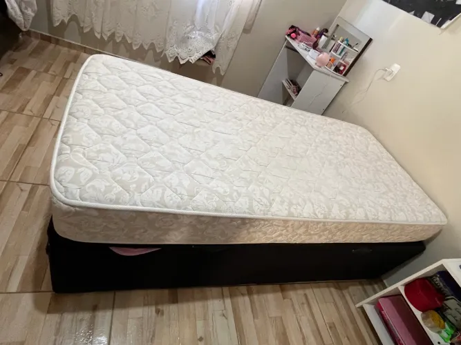 Cama de solteiro (armação baú)