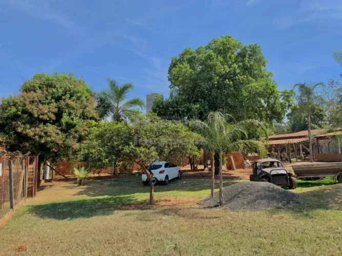 Rancho à Venda - 3 Quartos, 2 Banheiros, Área Gourmet e Piscina!