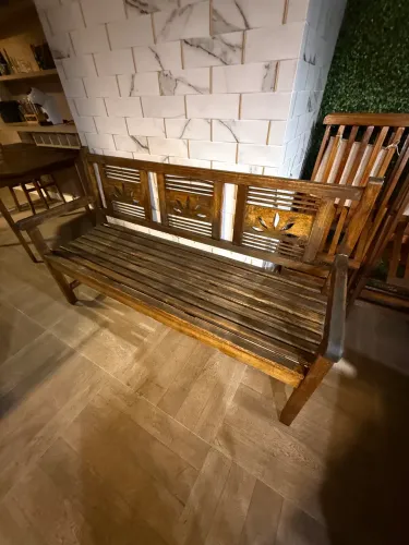Banco de madeira de jardim