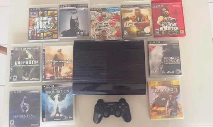 Playstation 3 com 1 controle e 11 jogos