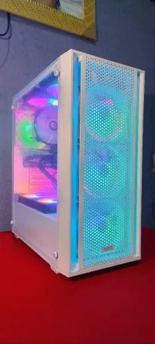 Pc gamer Ryzen 5700x RX 7600 8gb pego ps5/Xbox séries leia descrição 