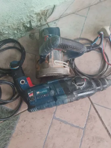 Vendo martelete e furadeira plus em excelente estado tudo por 600 reais 