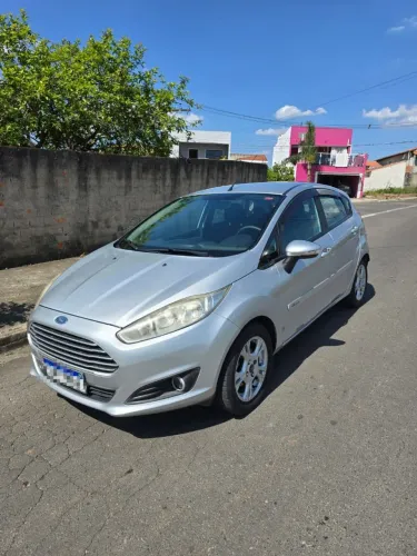 Ford Fiesta 1.6 16V Flex Aut. 5P 2014