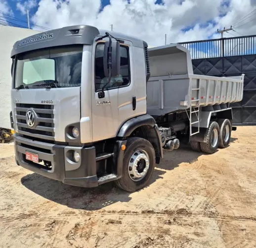 Caminhão 24250 caçamba em Sergipe