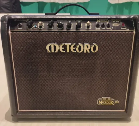 Amplificador Meteoro Nitrous GS100 100W