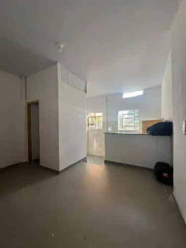 Kitnet Completa com Água e Luz Inclusas no " Jardim Industrial"