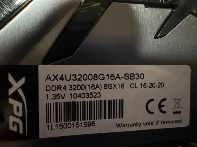Vendo memória ram DDR4 XPG 3200