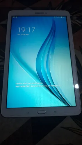 Tablet Samsung SM-T561M