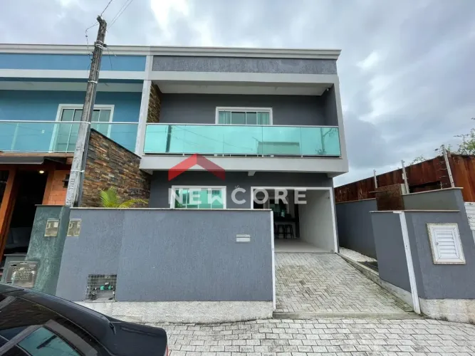 Sobrado em Rua Pedro Guerreiro - Vila Nova - Porto Belo/SC