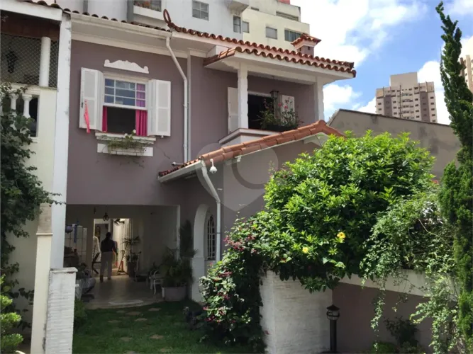 Casa de vila com 6 quartos à venda em Cambuci - SP