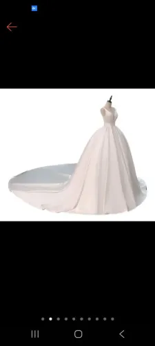 Vestido de noiva, coroa, cinto e veu completo