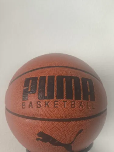 Bola de basquete da puma autografada