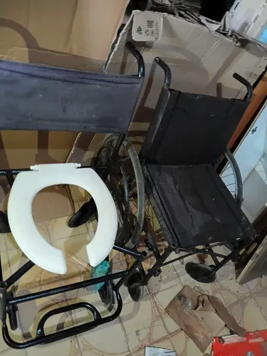 Cadeira de roda outra de banho entrega baratinho