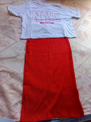 Roupas e caixinha de som e outros