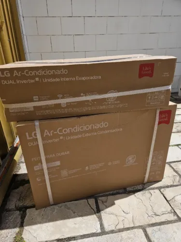 LG Ar Condicionado Split LG Dual Inverter AI Voice 9000 BTU/h Frio - Novo (Caixa lacrada)