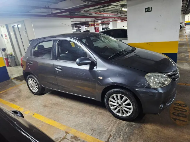 Toyota Etios XLS 1.5 Flex 16V 5P Mec. 2013