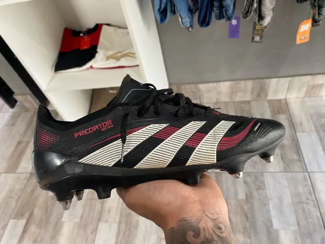 Chuteira Adidas Predator Trava Mista