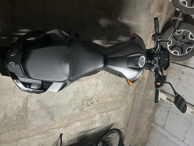 Fazer 2025 impecável. Apenas km 1000
