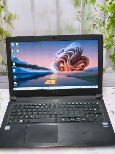 Notebook Acer core i5 8gb Ddr4 impecável