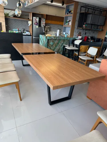 Mesa de jantar P/ 10 pessoas