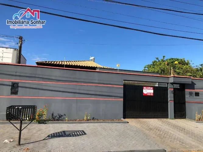 Casa com 3 dormitórios para alugar, 110 m² por R$ 3.800,00/mês - 106 Norte (Arne 12) - Pal