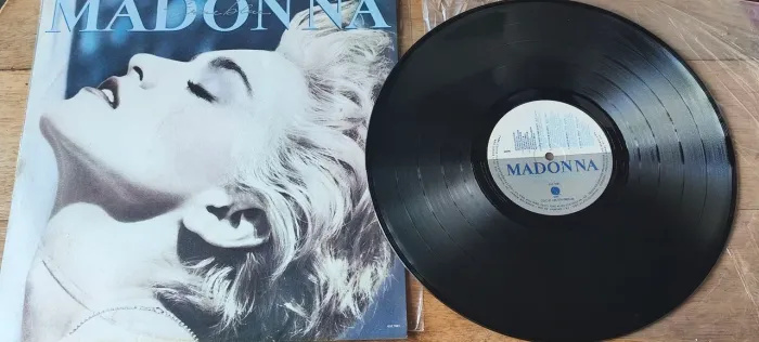 LP Madonna True Blue