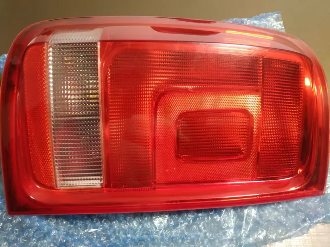 Lanterna Amarok lado esquerdo 