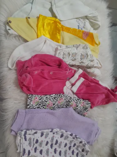 lote com 40 peças menina tamanho 00 a 02 anos.