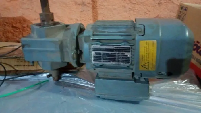 Vedo motor EURODRIVE 0,37 kW (0,5 CV) 220/380V - Redução 43,65
