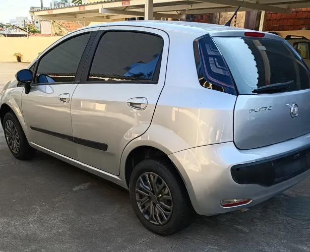 Fiat Punto Attractive 1.4 Fire Flex 8V 5P 2013