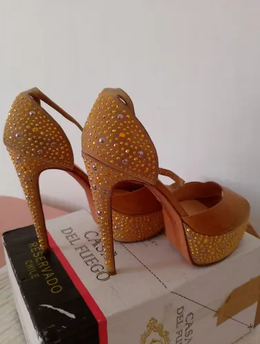 Sandália Luiza Barcelos número 39