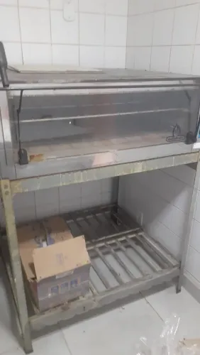 Vende se um fogão industrial 8 bocas e um forno pizza
