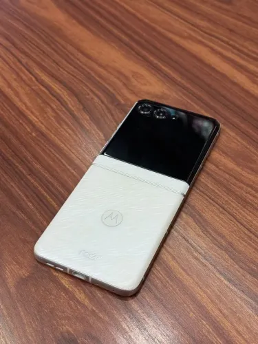 Motorola Razr 60 256GB + 12 Ram