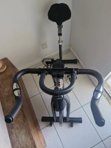 Bicicleta ergométrica Kikos em perfeito estado